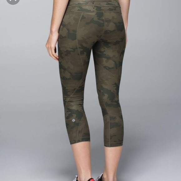 Lululemon “Speed Up Crop Leggings” - Picture 1 of 7